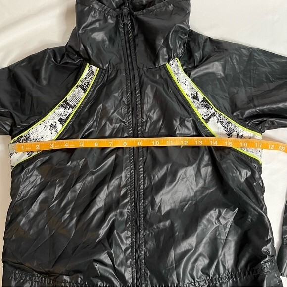 Koral Womens size S Black Reptile Print Janus Python Full Zip Jacket Gym Lined - Picture 4 of 10